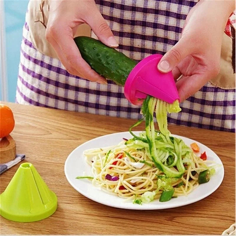 Multi-Function Vegetable Spiral Shredder – Manual Rotating Peeler & Grater for Kitchen Use