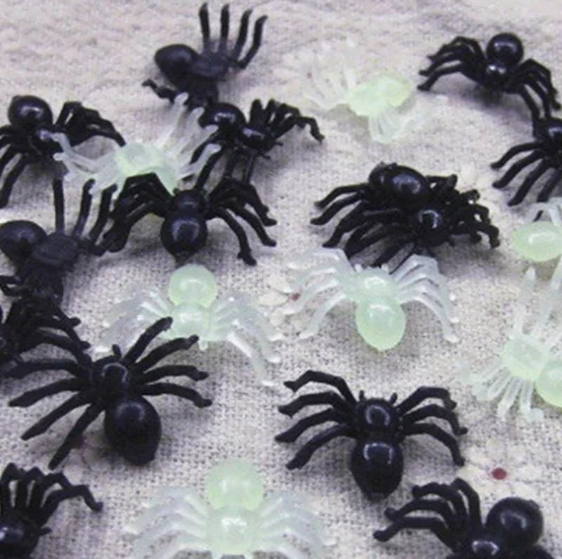 50/100/200pcs Halloween Decorations Mini Plastic Black Luminous Spider Prank Fun Birthday Toy DIY Party Decorative Props 2cm