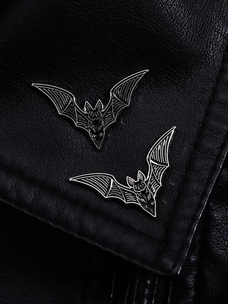 2pcs Bat Enamel Pins Gothic Punk Witch Halloween Brooch Collar Badge Black Spooky Jewelry Gift for Friends